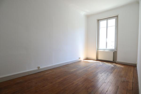 65m² - T2 - RUE CARNOT - CENTRE VILLE/ANGLE LOUIS BLANC