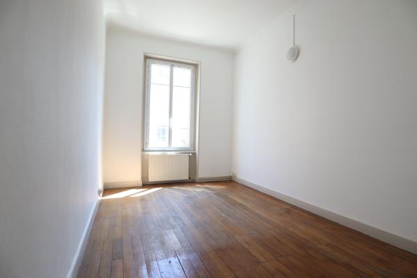 65m² - T2 - RUE CARNOT - CENTRE VILLE/ANGLE LOUIS BLANC
