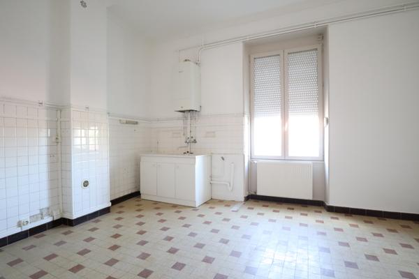 65m² - T2 - RUE CARNOT - CENTRE VILLE/ANGLE LOUIS BLANC