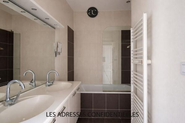 LYON 2 - Cœur presqu'île dans superbe copropriété - Bel appartement 3 pièces