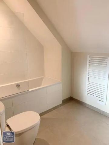 Appartement à louer 3 pièces 78.48m² Fontenay-le-Comte (85200)