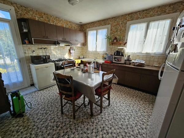 Maison à LA ROCHE-SUR-YON, 85000 - 7 pièces 166m²