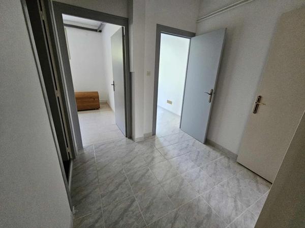 Maison à LA ROCHE-SUR-YON, 85000 - 7 pièces 166m²