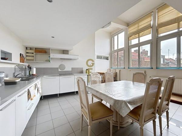 Maison mitoyenne 2 côtés Croix Secteur Croix-Hem-Roubaix 226 m²