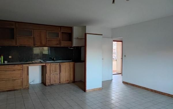 Vente Appartement P2 à rafraîchir Nimes   