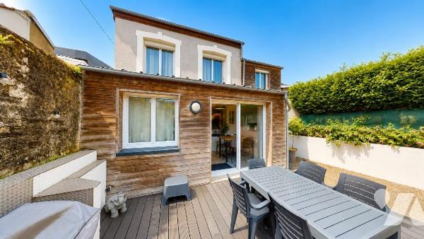 MAISON RENOVEE AVEC GARAGE DOUBLE - OCTEVILLE