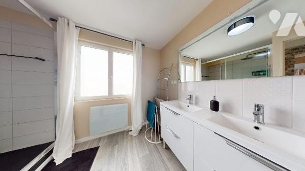 MAISON RENOVEE AVEC GARAGE DOUBLE - OCTEVILLE