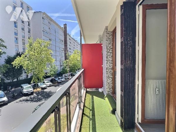 PARIS 20 - STUDIO LUMINEUX – 37,76 M² - BALCON
