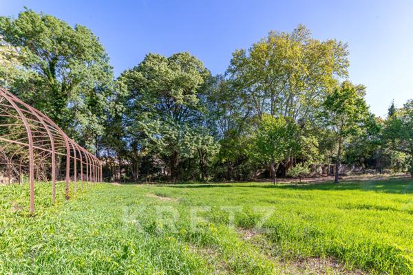 Propriété de 429m² sur 8500m² de terrain en centre-ville