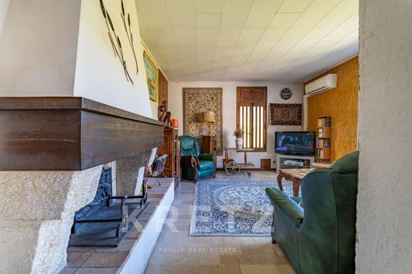 Propriété de 429m² sur 8500m² de terrain en centre-ville