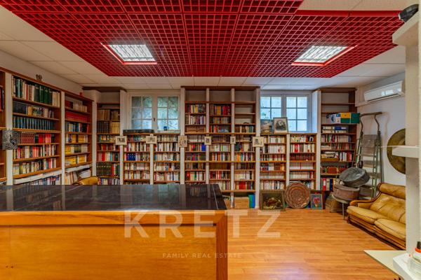 Propriété de 429m² sur 8500m² de terrain en centre-ville