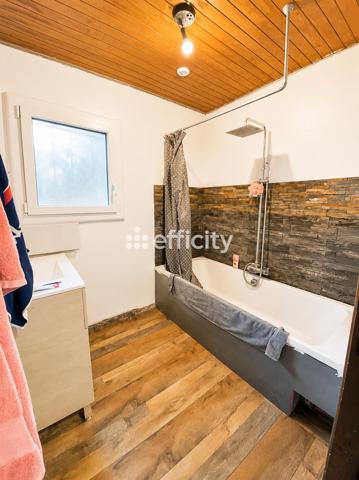 Maison
         3 pièces
        - 70 m² 159 000 € *
