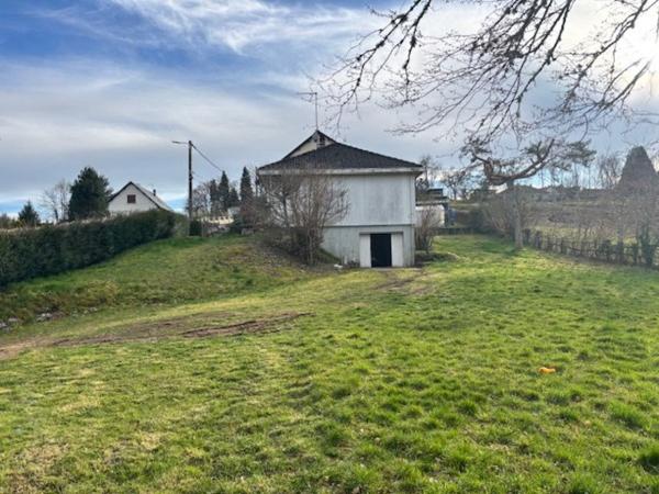 Maison, 2 chambres, garage, jardin 1439 m2