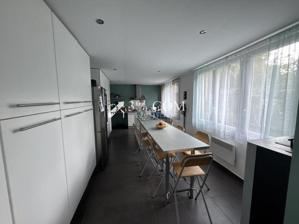 Maison 9 pièce(s) 5 chambre(s) 172 m²