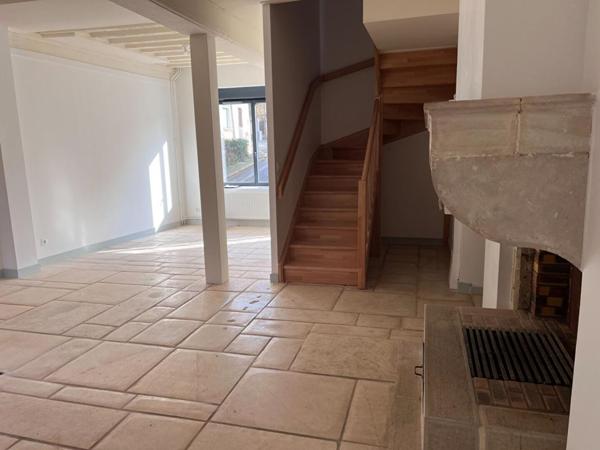 BEAUREGARD . Duplex 4 pièces 109m2 habitables + terrasse, cave et 2 places de stationnement