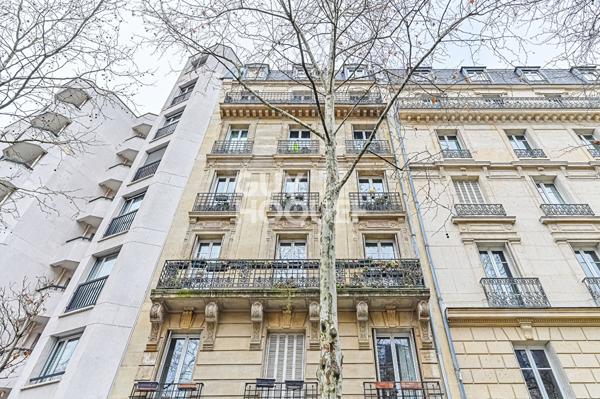 BEAU 2 PIECES EN DERNIER ETAGE