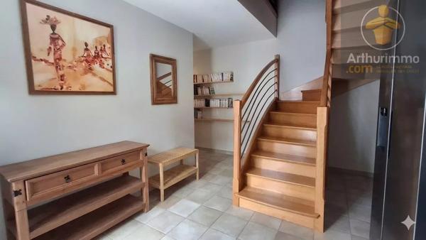Vente                                                      Maison
                        
                     8 pièces                      207 m2                     à Messas