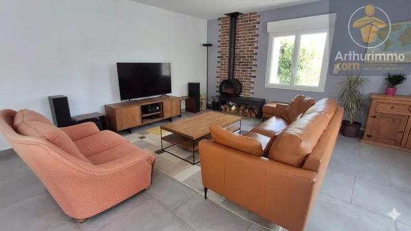 Vente                                                      Maison
                        
                     8 pièces                      207 m2                     à Messas