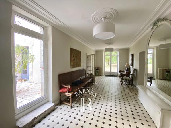Blois, Propriété 9 Chambres -  630 m² à vendre