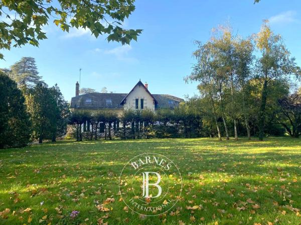 Blois, Propriété 9 Chambres -  630 m² à vendre