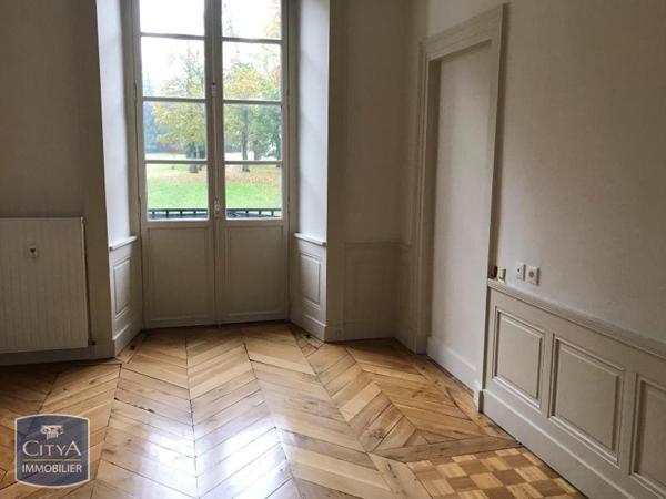 Appartement à louer 3 pièces 102.68m²