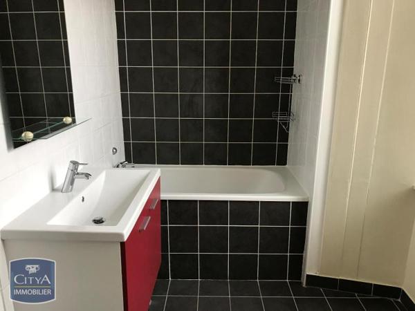 Appartement à louer 3 pièces 102.68m²