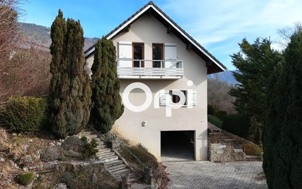 Maison à vendre    4 pièces •  Bonne