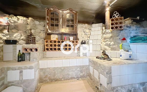 Maison à vendre    4 pièces •  Bonne