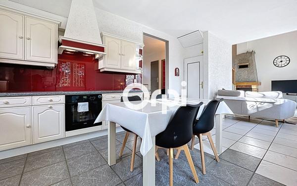 Maison à vendre    4 pièces •  Bonne