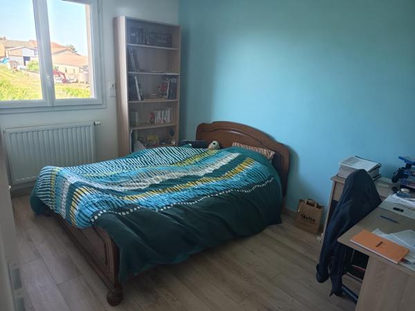 Idéalement située à Hurigny, cette maison individuelle de 2024 est idéale pour une famille