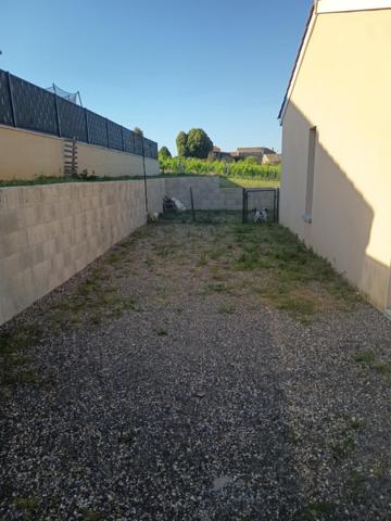 Idéalement située à Hurigny, cette maison individuelle de 2024 est idéale pour une famille