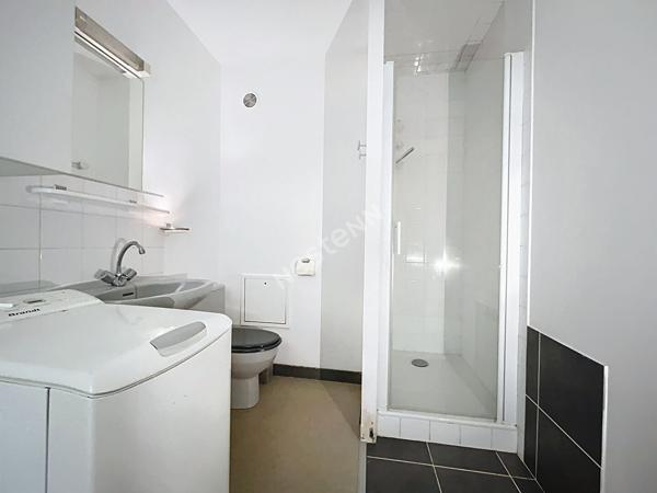 APPARTEMENT MEUBLE - JOUE LES TOURS - PARKING