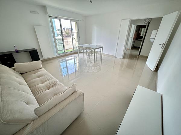 Appartement Poissy 2 pièce(s) meublés 49.78 m2 €275 000 ** - Référence 9074