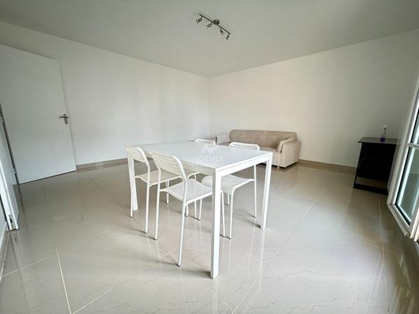 Appartement Poissy 2 pièce(s) meublés 49.78 m2 €275 000 ** - Référence 9074