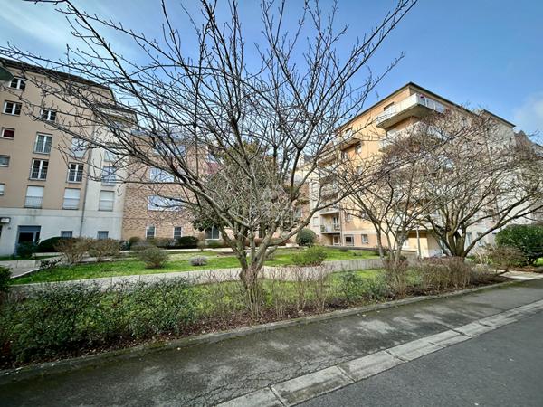 Appartement Poissy 2 pièce(s) meublés 49.78 m2 €275 000 ** - Référence 9074