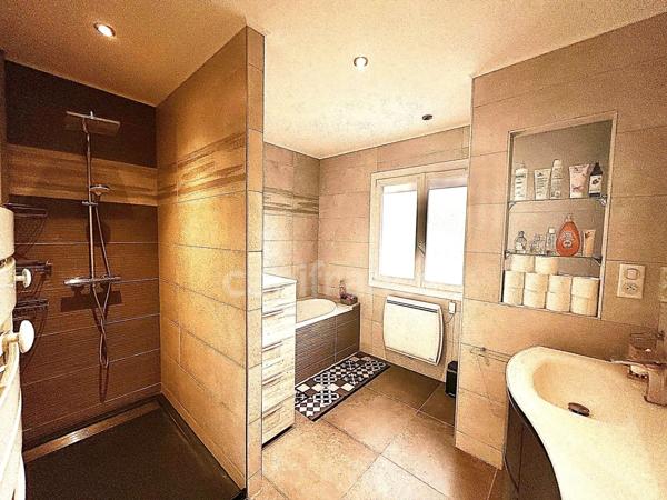 BEGLES(33130)-Maison INDIVIDUELLE-3ch-garage-parking-SDB-SDE-jardin sans vis à vis- Rénovation 2020