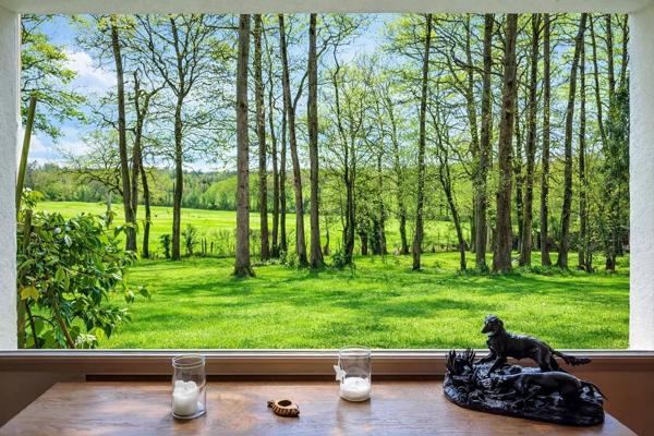 Une propriété confidentielle au cœur d’un écrin de verdure.