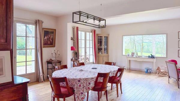 Une propriété confidentielle au cœur d’un écrin de verdure.