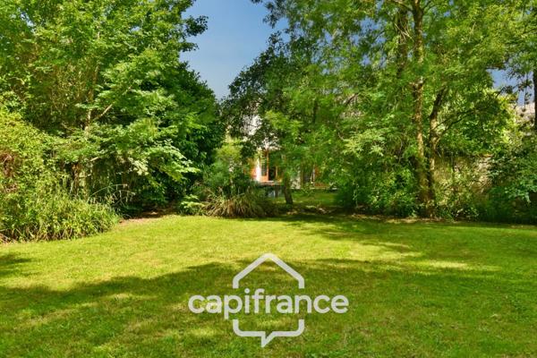 Maison charentaise à vendre 4 pièces LES EGLISES D'ARGENTEUIL (17)avec garage sur 1089m² de jardin arboré