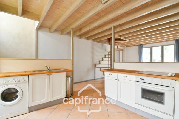 Maison charentaise à vendre 4 pièces LES EGLISES D'ARGENTEUIL (17)avec garage sur 1089m² de jardin arboré