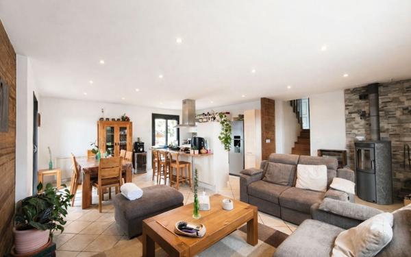 Maison à vendre    6 pièces •  Seynod