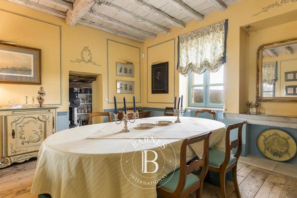 Castres, Propriété 3 Chambres -  246 m² à vendre