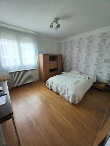 Appartement
                                                                                                                                                                                                                                                                                                                        4 pièce(s)                                                                                                                                                                                                          3 chambre(s)                                                                                                                                                                                                          151  m²