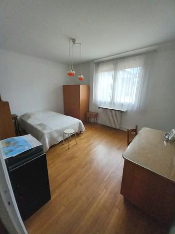 Appartement
                                                                                                                                                                                                                                                                                                                        4 pièce(s)                                                                                                                                                                                                          3 chambre(s)                                                                                                                                                                                                          151  m²