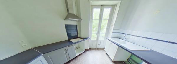 APPARTEMENT T7 A LOUER - LYON 6EME ARRONDISSEMENT Jules Ferry 220.82 m 2 2 875 € charges comprises par mois