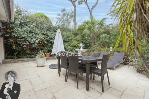 Gassin (83580) CHALET CALIFORNIEN DANS RESIDENCE SECURISEE AVEC PISCINE - GASSIN