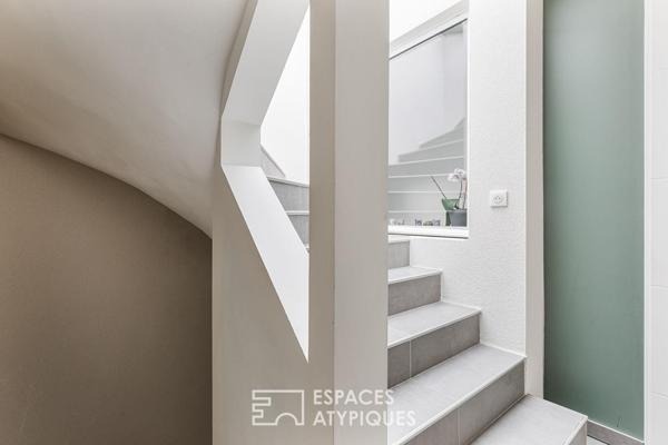 Maison contemporaine avec terrasse rooftop à Pouvourville