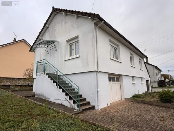 Maison à vendre à Bessé-sur-Braye dans la Sarthe (72310), ref : 101/1968