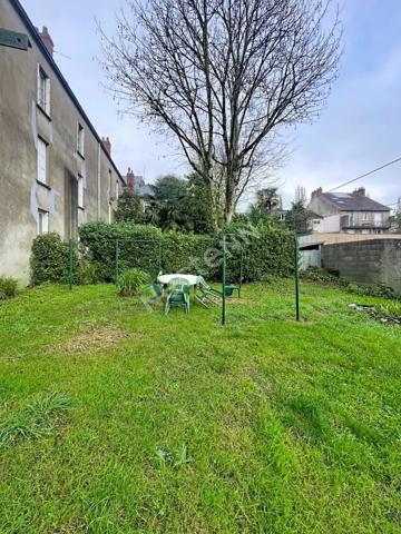 NANTES - ROND-POINT DE RENNES / Appartement 3 pièces 54 m², cave, deux greniers, jardin collectif