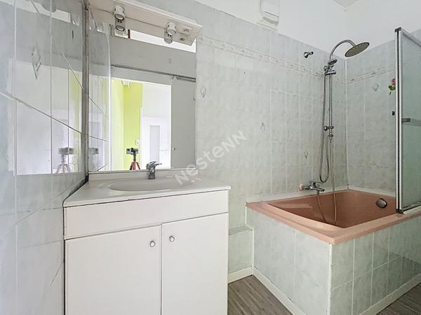 NANTES - ROND-POINT DE RENNES / Appartement 3 pièces 54 m², cave, deux greniers, jardin collectif